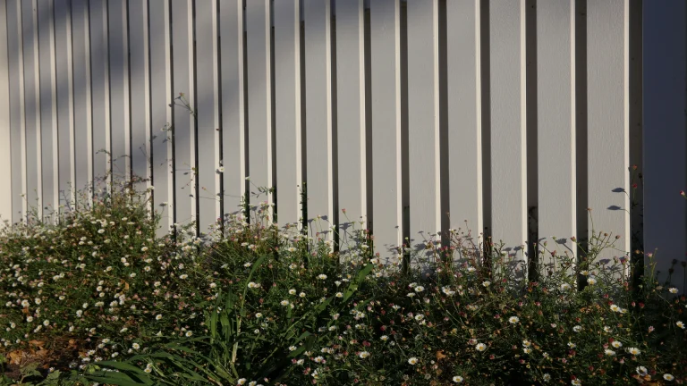 modern slat fencing